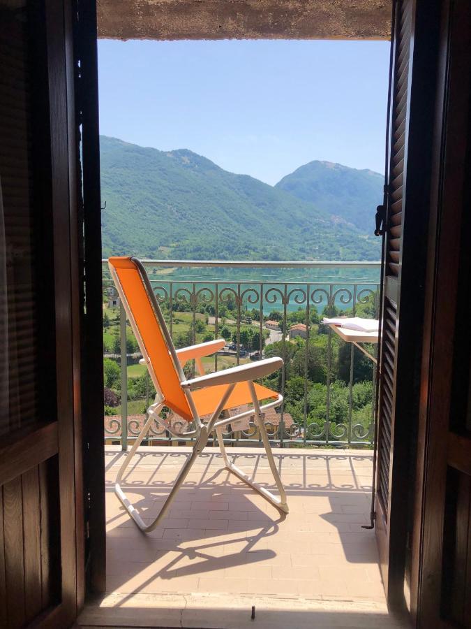 Stanza Con Terrazzo Vista Lago - Lakeholiday Кастель-ді-Тора Екстер'єр фото